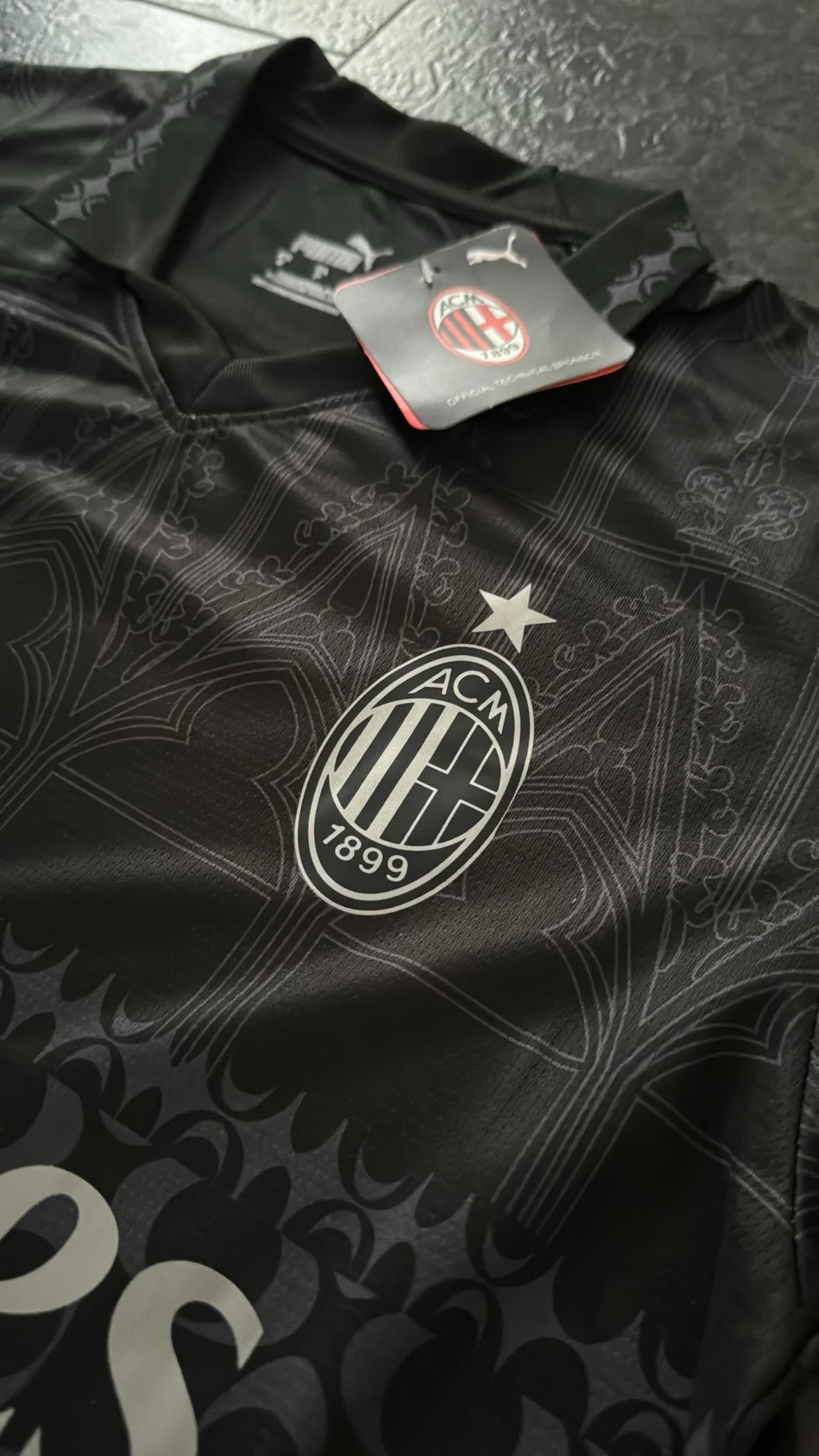 Maillot x PLEASURES Forth AC Milan 23/24 - Noir - Floczone