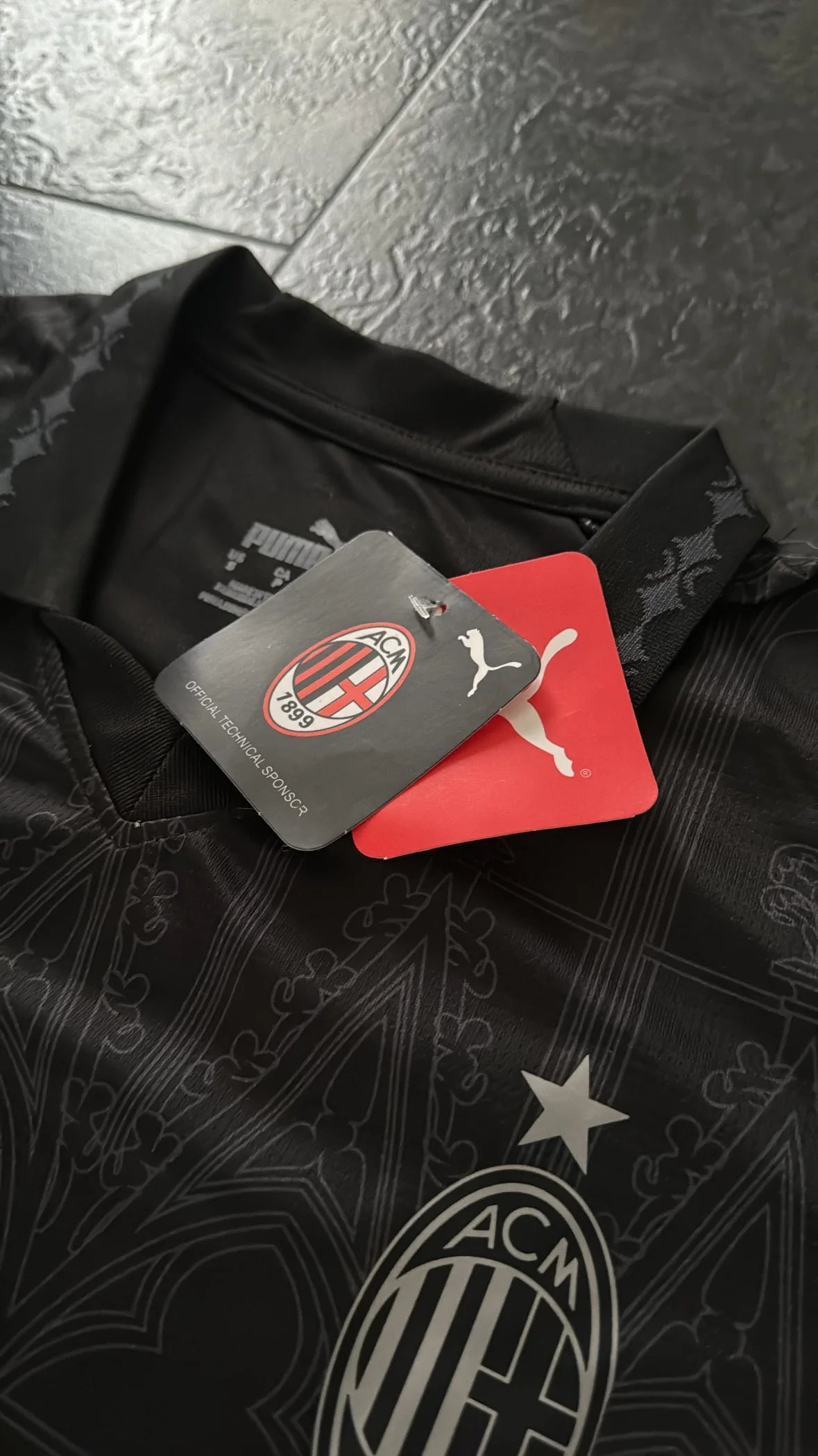 Maillot x PLEASURES Forth AC Milan 23/24 - Noir - Floczone
